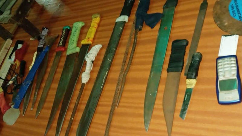 Encuentra gran bot&iacute;n de armas blancas en c&aacute;rceles de Paraguay