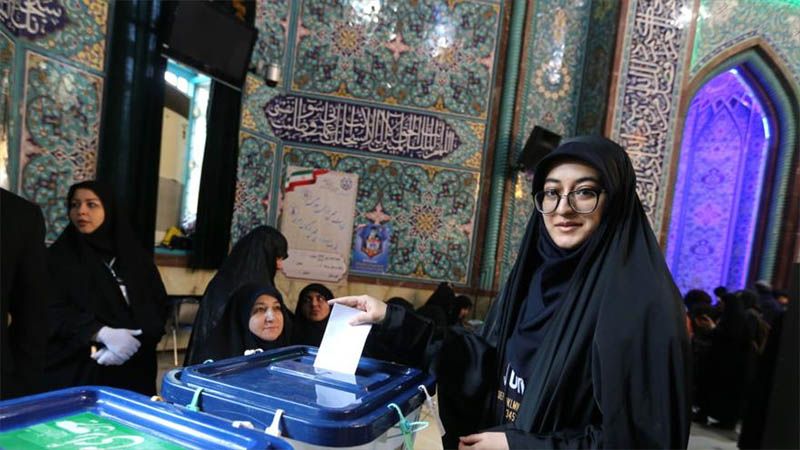 Los iran&iacute;es acuden a las urnas para votar en elecciones legislativas