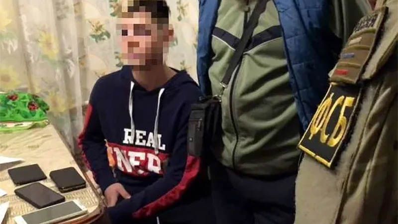 Detenidos dos adolescentes que planeaban una matanza en una escuela en Rusia
