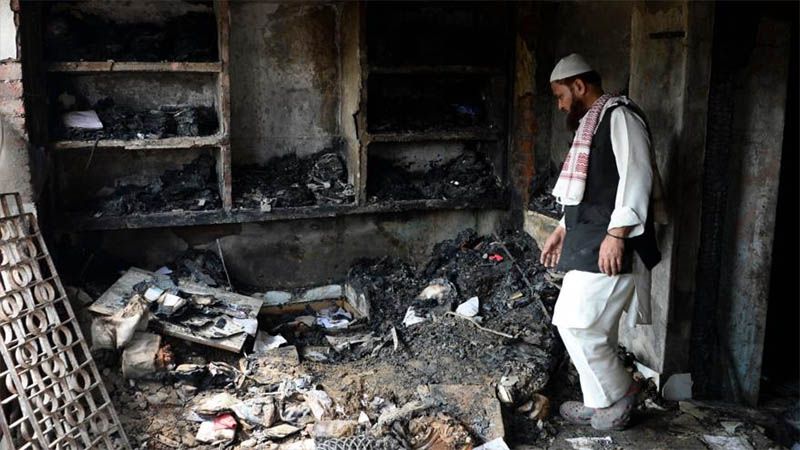 Hind&uacute;es incendian y profanan varias mezquitas en La India