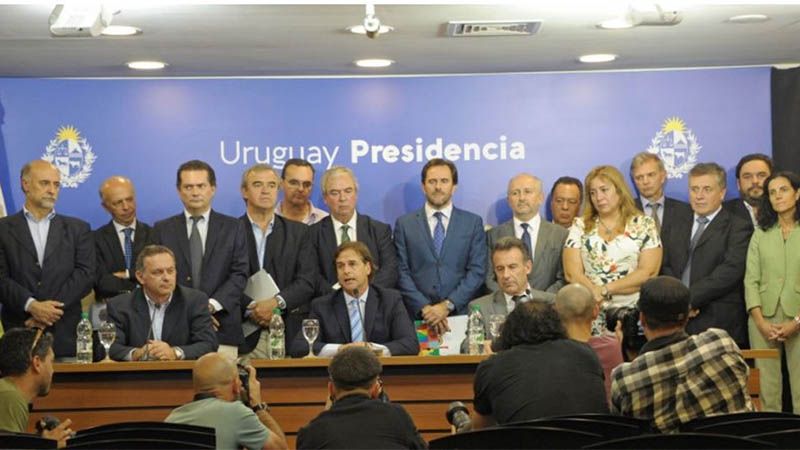 Gobierno de Uruguay decreta emergencia sanitaria en todo el pa&iacute;s