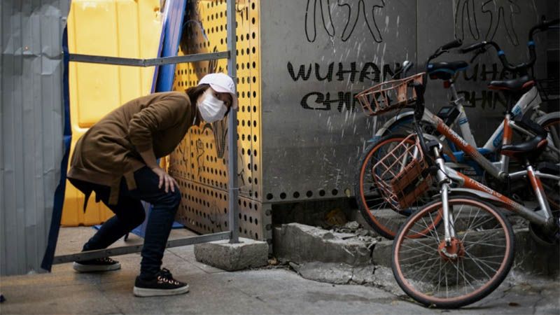 Las autoridades chinas desbloquean la salida de Wuhan tras 76 d&iacute;as de aislamiento