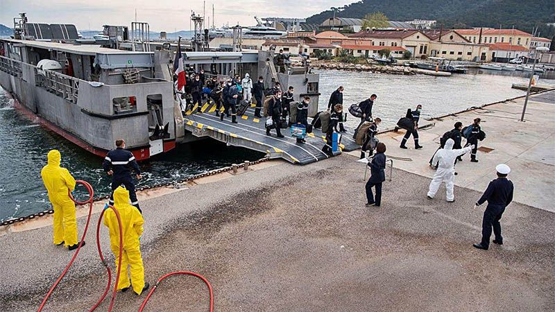 Casi la mitad de los marinos en portaaviones &ldquo;Charles de Gaulle&rdquo; dan positivo por COVID-19