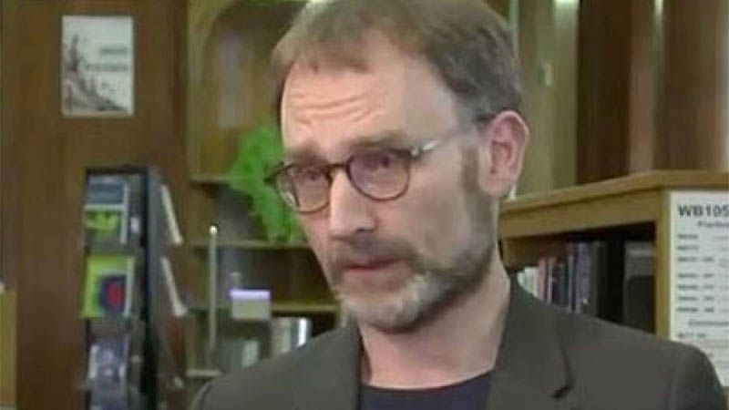 El asesor cient&iacute;fico de Boris Johnson dimite por romper las normas del confinamiento