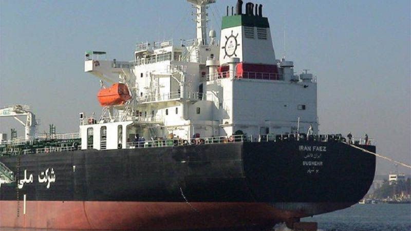 Llega a Venezuela el primer buque iran&iacute; cargado con gasolina, escoltado por la FANB