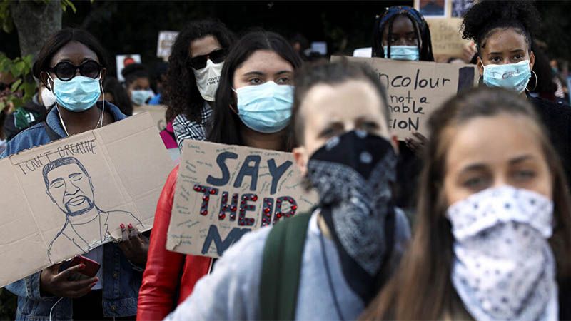 Protestas frente a la Embajada de EEUU en Berl&iacute;n por la muerte de George Floyd