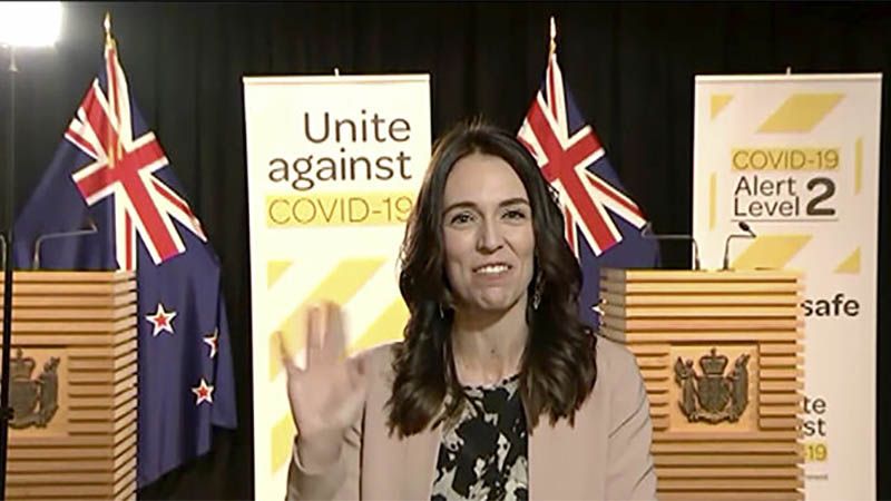 Primera ministra de Nueva Zelanda celebr&oacute; con un baile la victoria sobre COVID-19