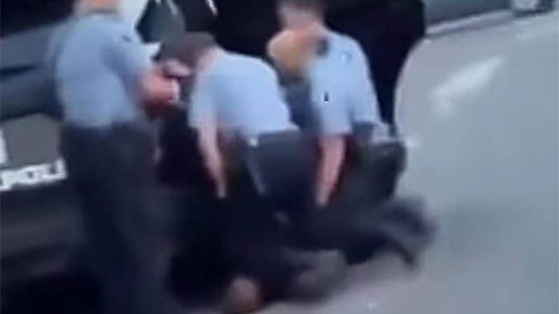 Sale de prisi&oacute;n bajo fianza uno de los polic&iacute;as procesados por muerte de George Floyd