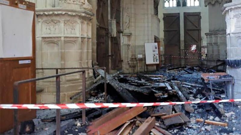 Un voluntario de la di&oacute;cesis detenido por el incendio de la catedral de Nantes