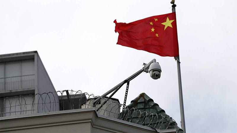 Estados Unidos arresta a tres investigadores chinos y busca a un fugitivo