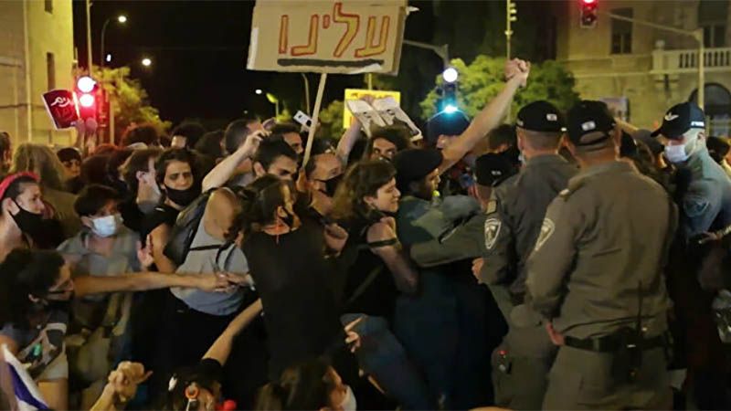 Los manifestantes contra Netanyahu sufren varios ataques violentos