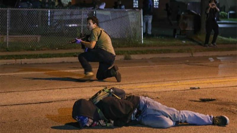 Trump defiende al extremista asesino de manifestantes en Kenosha