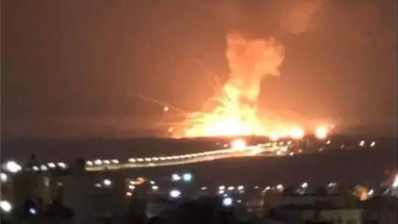 Una serie de grandes explosiones destruye un dep&oacute;sito de armas en Jordania