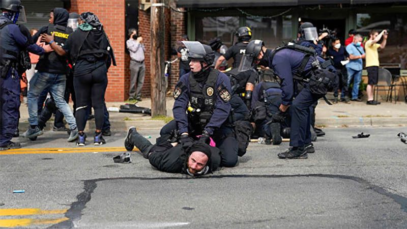 Contin&uacute;an las protestas en Louisville por el caso de la afroamericana Taylor