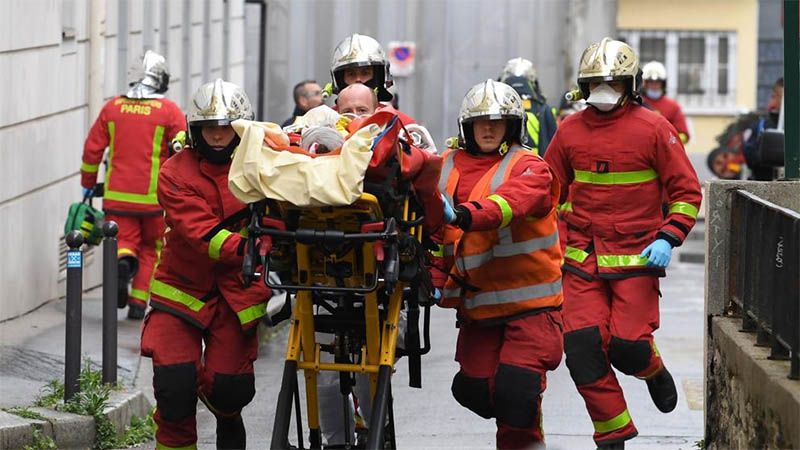 Varios heridos en un ataque con arma blanca junto a la antigua sede de Charlie Hebdo