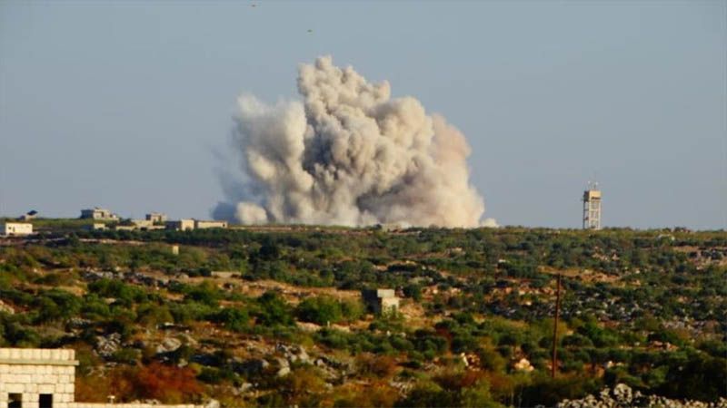 Cazas sirios destruyen centros de milicias proturcas en Idlib