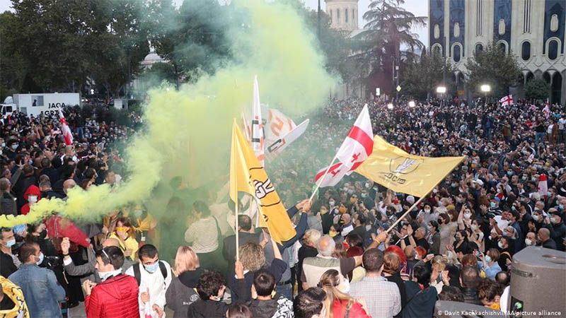 Numerosos heridos durante una protesta frente a la Comisi&oacute;n Electoral de Georgia