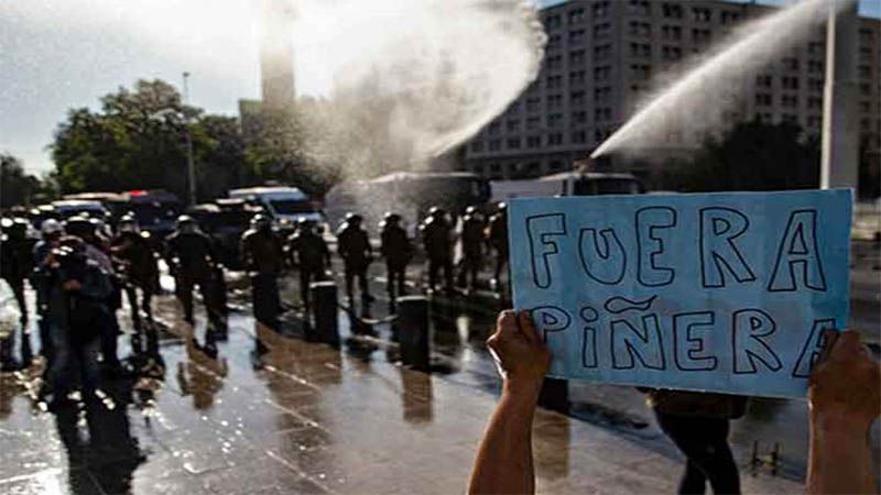 Manifestantes piden en Santiago de Chile la renuncia de Pi&ntilde;era