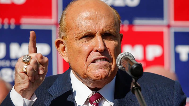 Giuliani desmiente que haya pedido a Trump un indulto presidencial