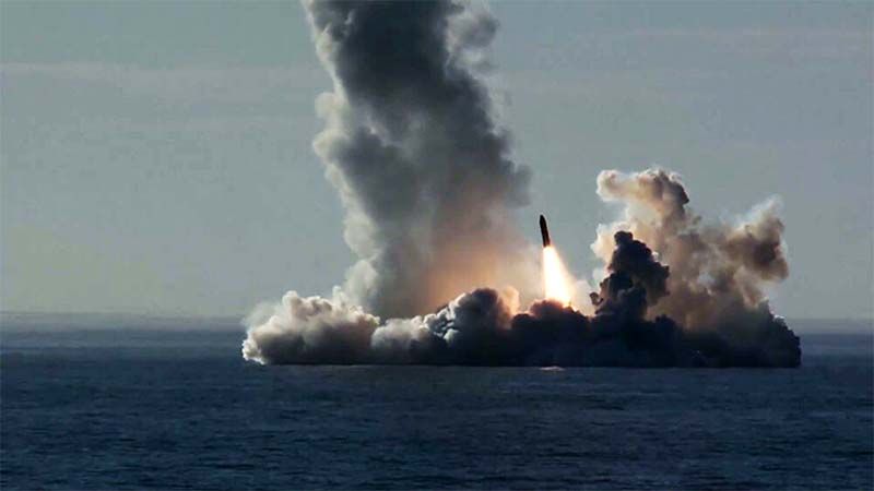 Un submarino nuclear ruso lanza de forma simult&aacute;nea a cuatro misiles bal&iacute;sticos Bulava