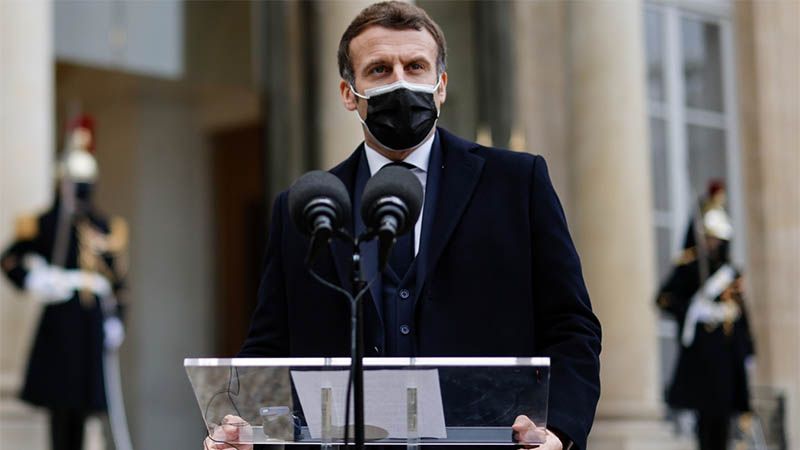 Macron da positivo por COVID-19