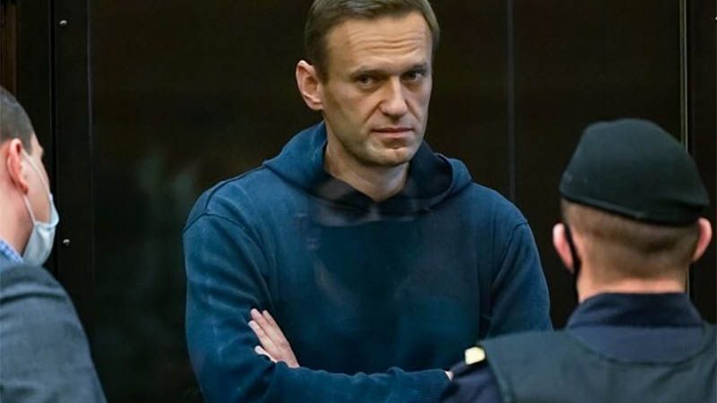 Un tribunal de Mosc&uacute; deja a Alex&eacute;i Navalni entre rejas por 2,5 a&ntilde;os
