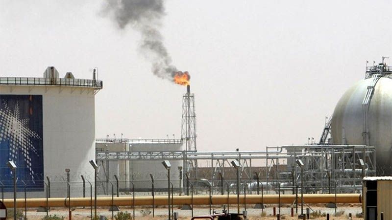 Fuerzas yemen&iacute;es golpean petrolera Aramco y una base militar saud&iacute;