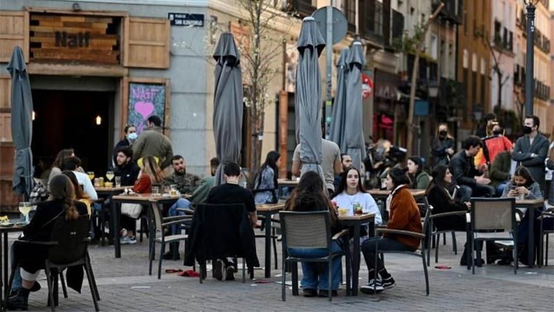 La paradoja de Madrid, cerrado para los espa&ntilde;oles y abierto a los extranjeros