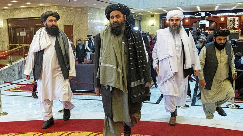 Jefe pol&iacute;tico de los talibanes llega a Kabul para negociar la formaci&oacute;n de nuevo Gobierno