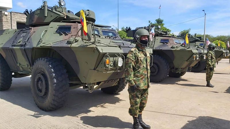 EEUU env&iacute;a 20 blindados a Colombia para reforzar frontera con Venezuela