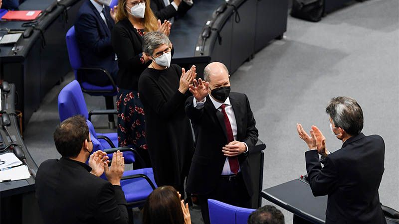 El socialdem&oacute;crata Olaf Scholz ya es canciller de Alemania