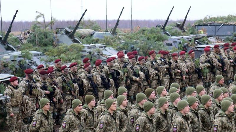 Ucrania firma una orden para aumentar su Ej&eacute;rcito en 100.000 efectivos