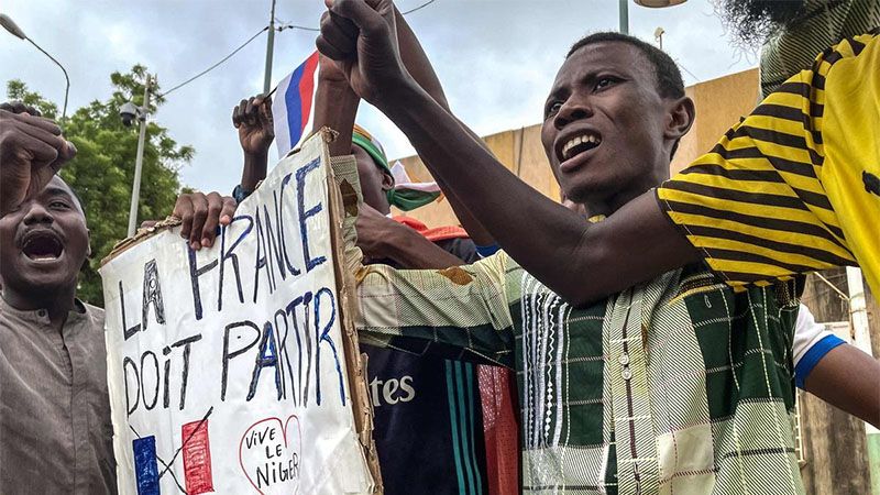 N&iacute;ger celebra la pronta retirada de las tropas francesas del pa&iacute;s