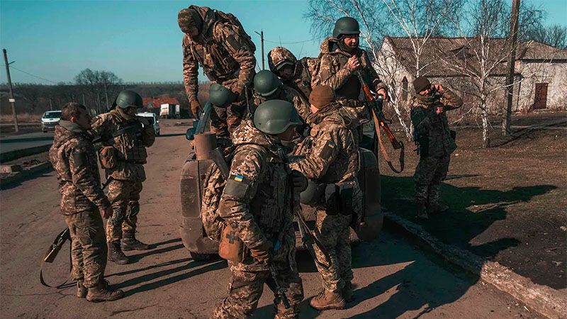 El Ej&eacute;rcito ucraniano retrocede diez kil&oacute;metros tras perder Avdiivka, seg&uacute;n Rusia