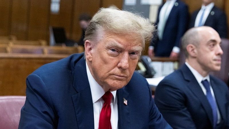 Trump denuncia una &ldquo;persecuci&oacute;n pol&iacute;tica&rdquo;  al inicio de su primer juicio penal en Nueva York