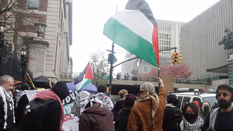 La Polic&iacute;a de Nueva York detiene a m&aacute;s de cien manifestantes en Universidad de Columbia