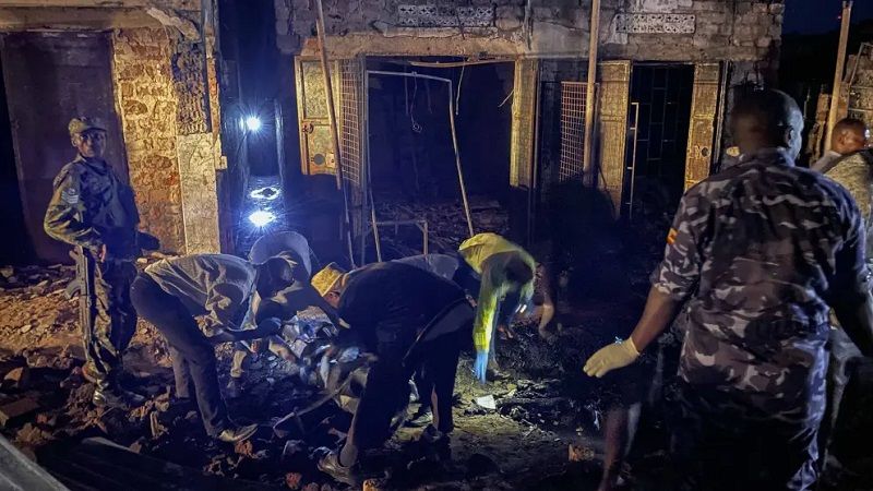 Mueren once personas por la explosi&oacute;n de un cami&oacute;n cisterna en la capital de Uganda