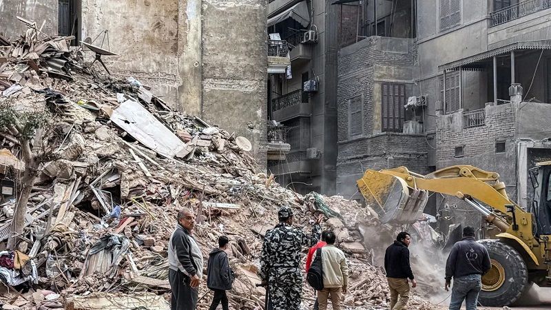 M&aacute;s de ocho muertos por derrumbarse un edificio residencial en El Cairo