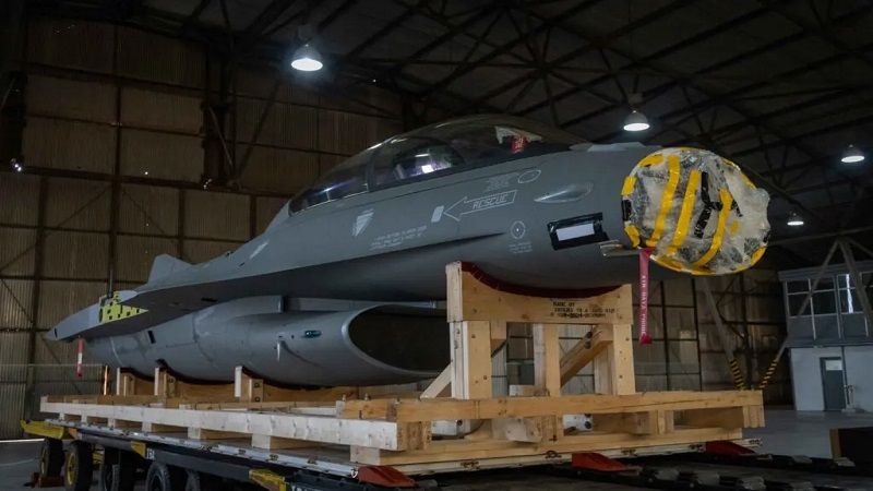 Argentina recibe el primero de los 24 aviones F-16 que el Gobierno le compr&oacute; a Dinamarca