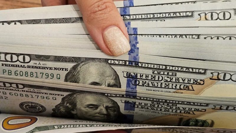 El d&oacute;lar alcanza su nivel m&aacute;s bajo en las reservas mundiales de divisas en las &uacute;ltimas 3 d&eacute;cadas