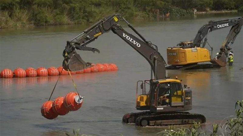 Texas refuerza su &ldquo;muro flotante&rdquo; en r&iacute;o Grande con nuevas boyas