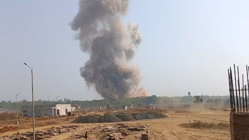Mueren ocho personas por una explosi&oacute;n en una f&aacute;brica de artiller&iacute;a en el centro de India