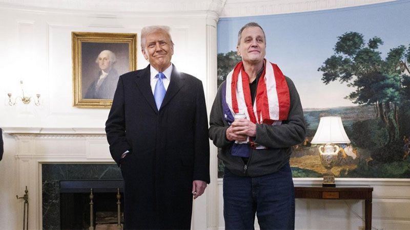 Trump recibe en la Casa Blanca al estadounidense liberado por Rusia