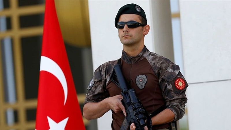 La polic&iacute;a turca detiene a otros 49 funcionarios de la Municipalidad de Estambul