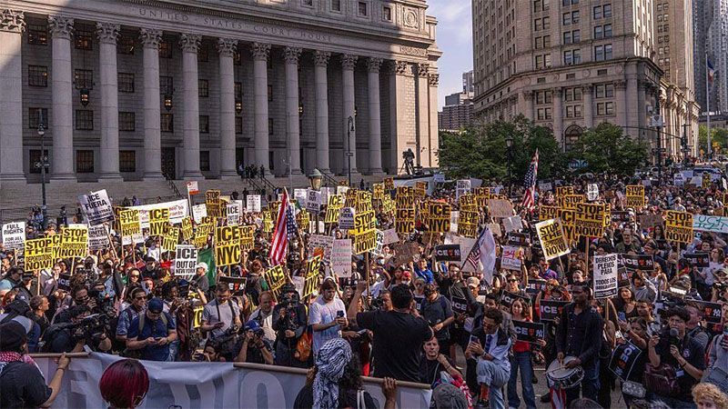 Las protestas contra ICE por las redadas migratorias se extienden a otras ciudades de EEUU