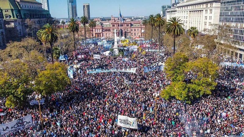 Decenas de miles de simpatizantes de Kirchner a la calle con el lema &ldquo;Argentina con Cristina&rdquo;