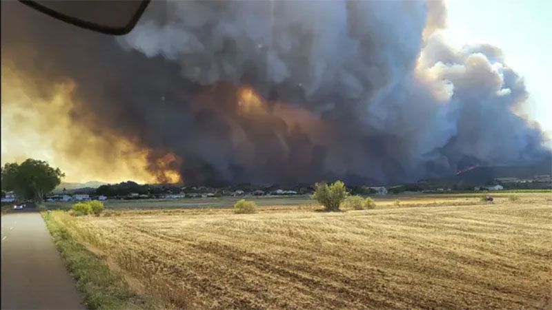 Un muerto y 11.000 hect&aacute;reas quemadas en el mayor incendio del a&ntilde;o en Francia