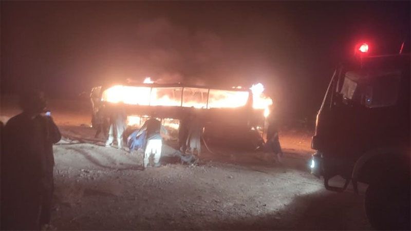Al menos 76 muertos al incendiarse un autob&uacute;s con deportados en Afganist&aacute;n