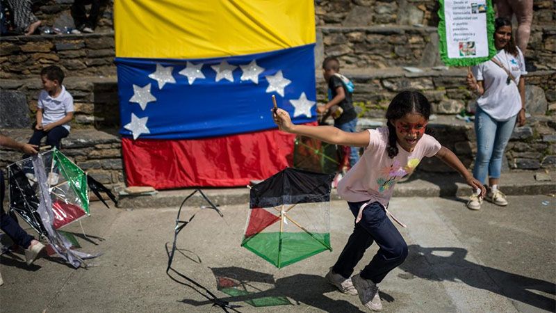 Vuelan cometas en la barriada m&aacute;s grande de Venezuela en apoyo a los ni&ntilde;os de Palestina