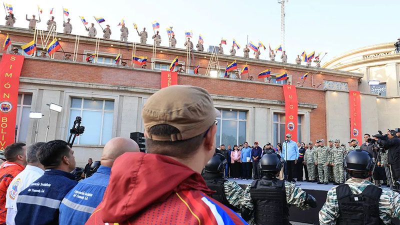 Maduro convoca masivo alistamiento militar ante amenazas de EEUU